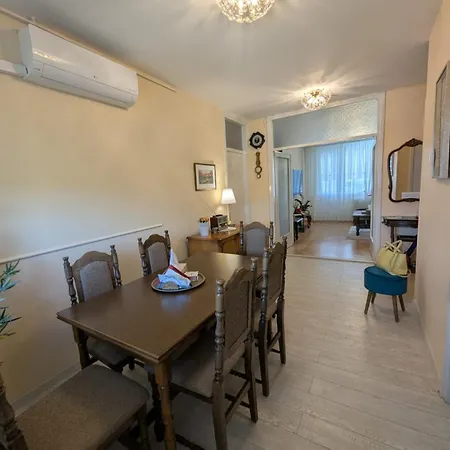 Sweet Apartment *